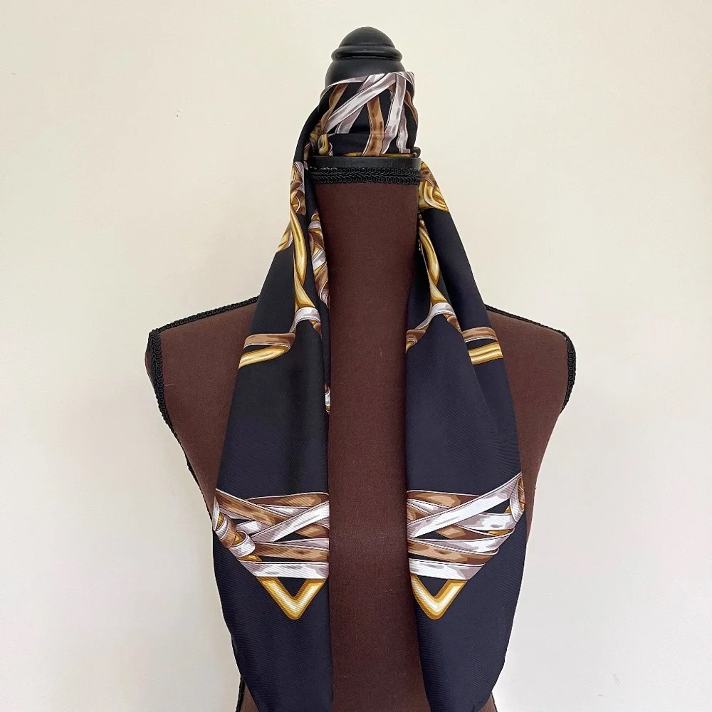 New Gucci Scarf Iconic Print Black Silk Wrap with Gucci Gift Box